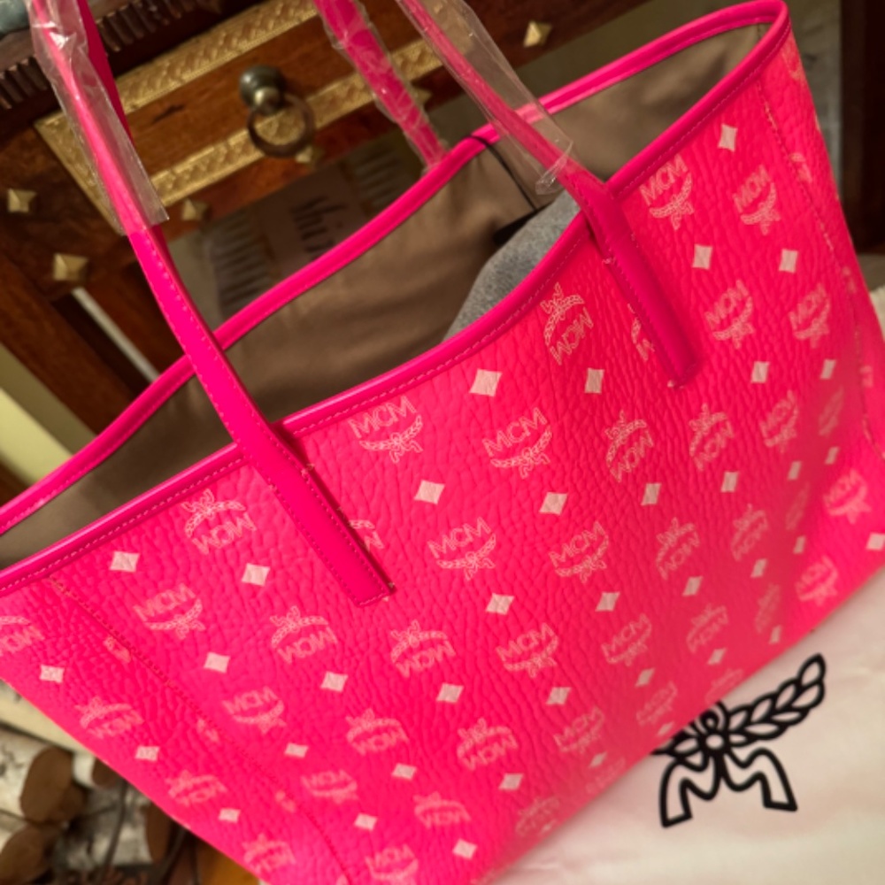 πππNWT MCM πNeonπ Pink Visetos Coated Canvas Portuna Shopper Tote - Picture 6 of 15